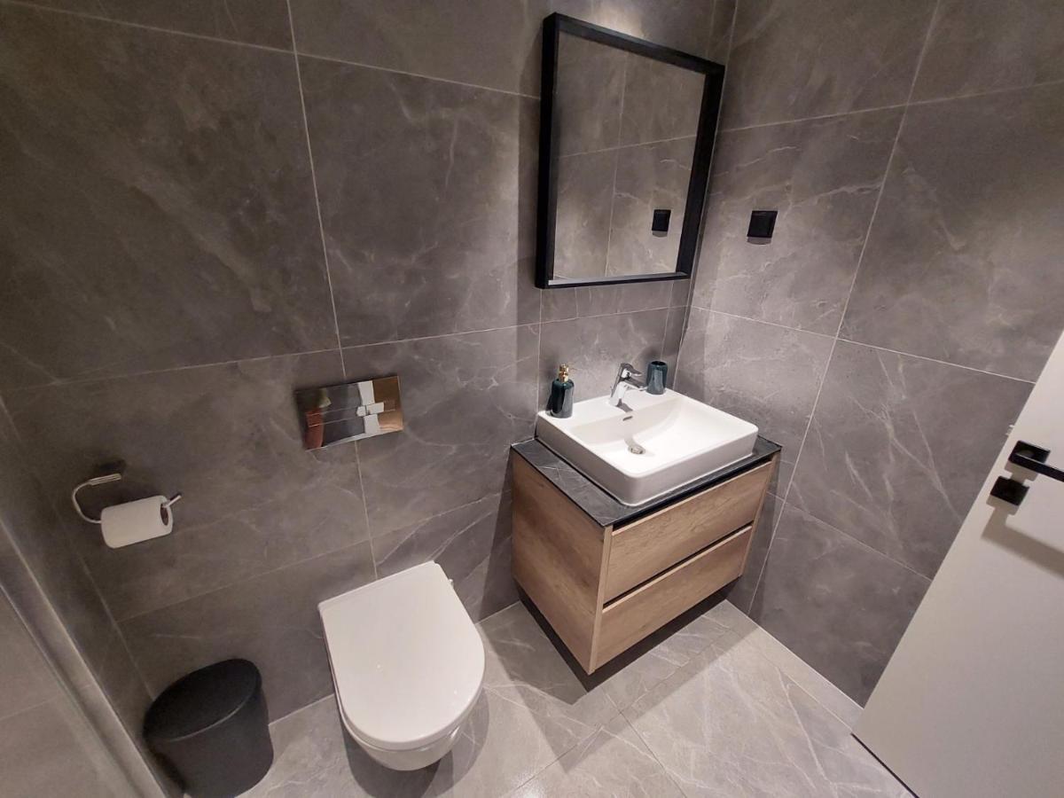 Apartman Irma Sajmiste Esterno foto
